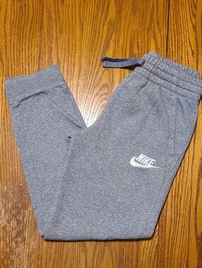 Nike Gray Kids Jogger Sweatpants with White Swoosh - Boy's Large
